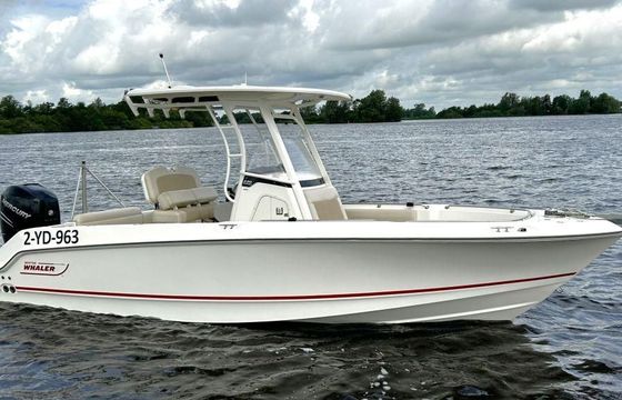 Boston Whaler 230 Outrage