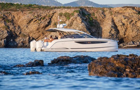 Jeanneau TH 38