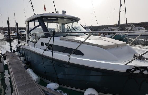 Boston Whaler Conquest 325