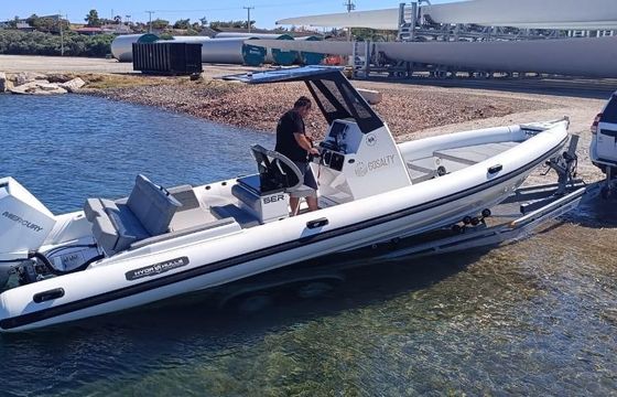 Hydrohulls HH8