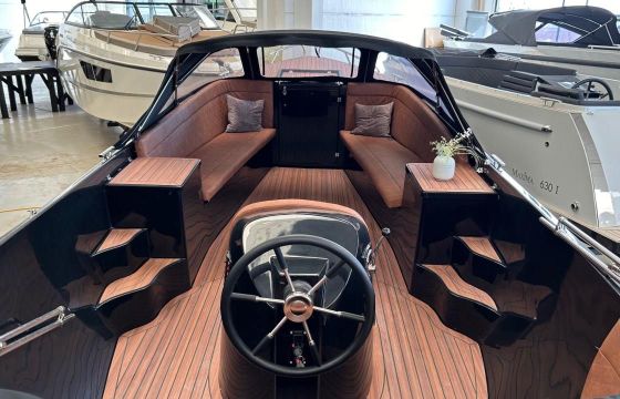 Maxima 750 Flying lounge