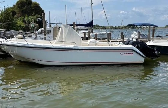 Boston Whaler Outrage 26