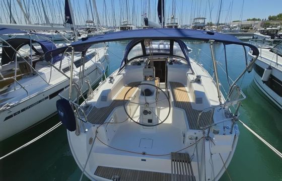 Bavaria CRUISER 33