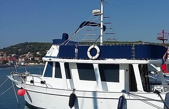 Marine Trader Europa 33 Trawler