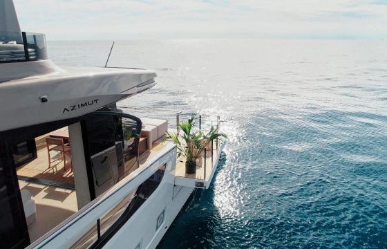 Azimut Seadeck 7