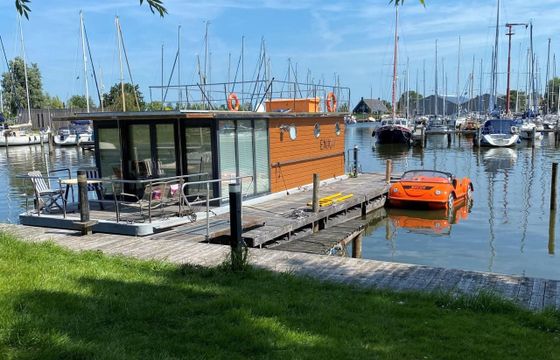 La Mare Houseboat Met Ligplaats Warns Mo