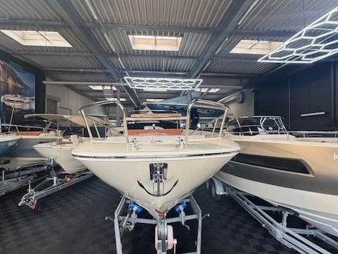 Capoforte CX 280i mit Option Liegeplatz
