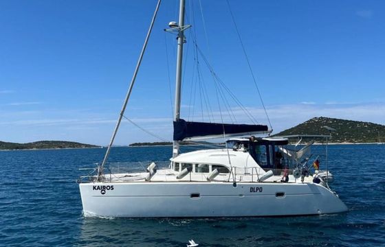 CNB Lagoon 380