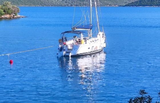 Hunter Marine 36