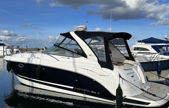 Chaparral 330 Signature