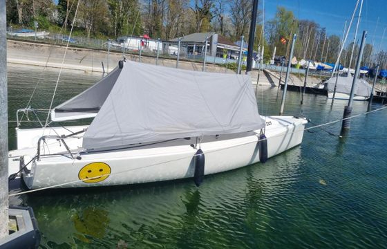 J Boats 70
