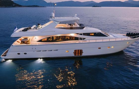 Ferretti 830