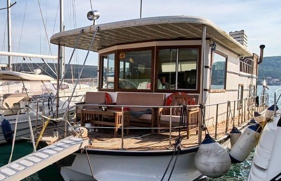 House Boat 13.84 meters