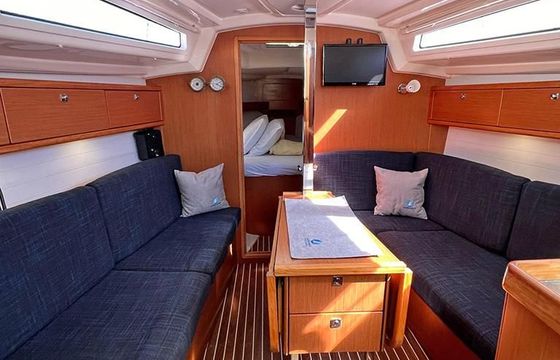 Bavaria Cruiser 33