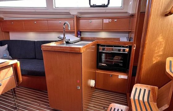 Bavaria Cruiser 33
