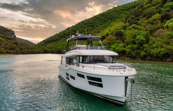 Beneteau Grand Trawler 63