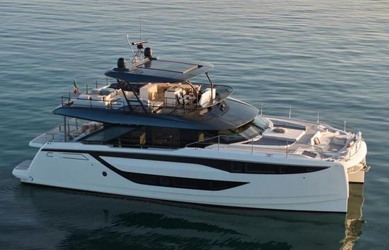 Prestige M8 Motorkatamaran
