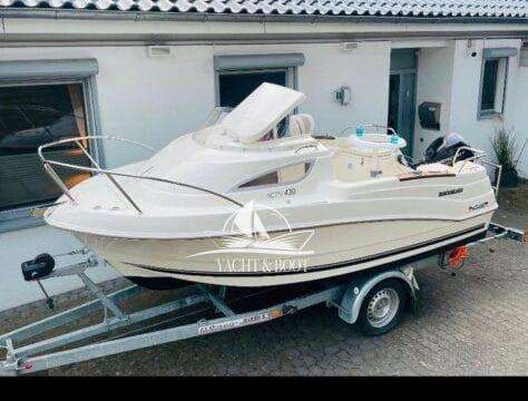 Sea Ray CB 200 Signature