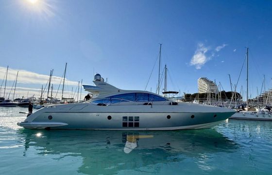 Azimut 68S