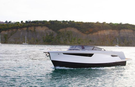 Alfastreet 28 Cabin