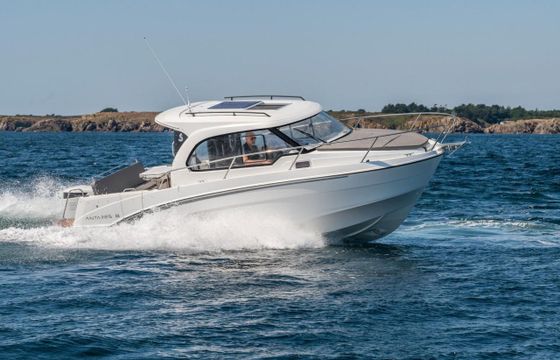 Beneteau Antares 8