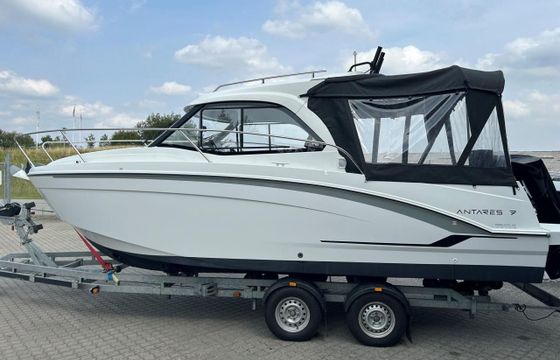 Beneteau Antares 7