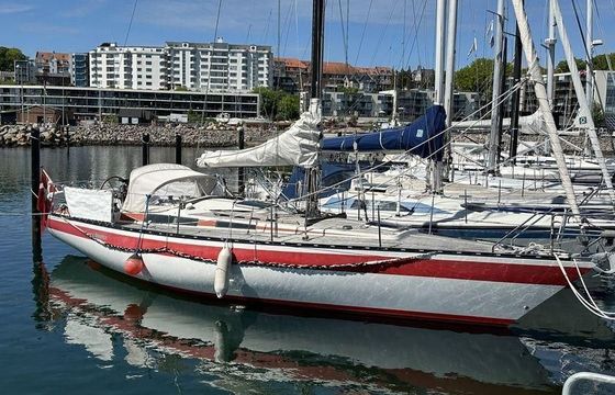 HELMSMAN 35