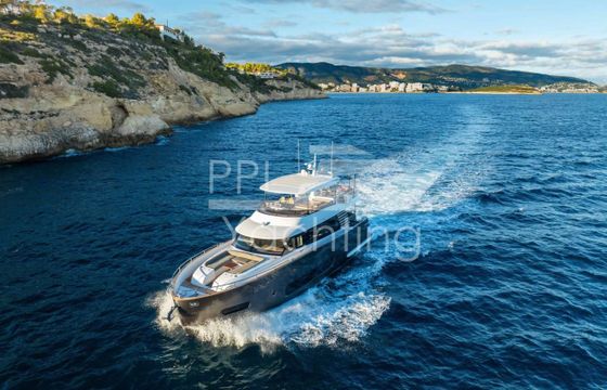 Azimut Magellano 66