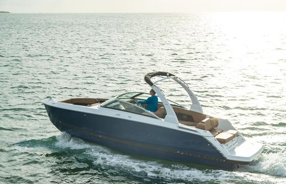 Four Winns H6 FWD Surf Edition