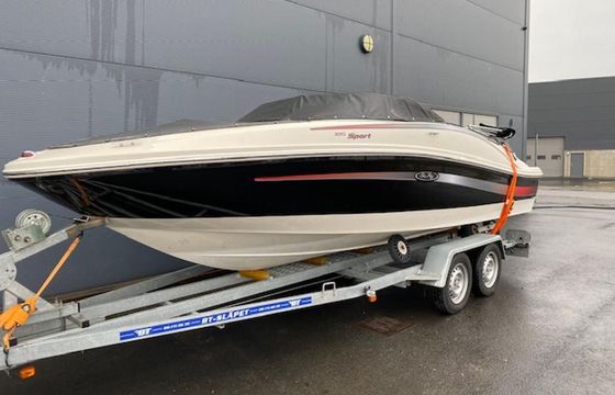 Sea Ray Daycruiser i mycket fint skick