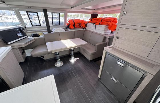 Fountaine Pajot ASTRÉA 42