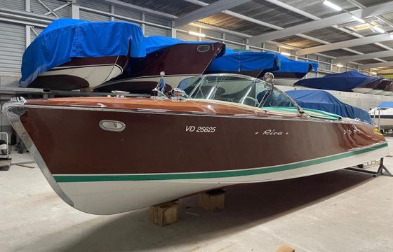 Riva Triton