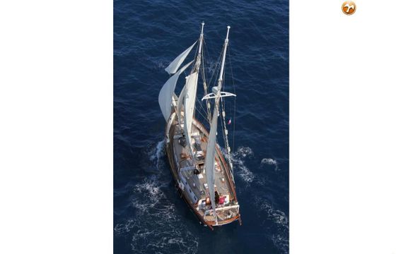 Schooner Sitting Bull 19.80