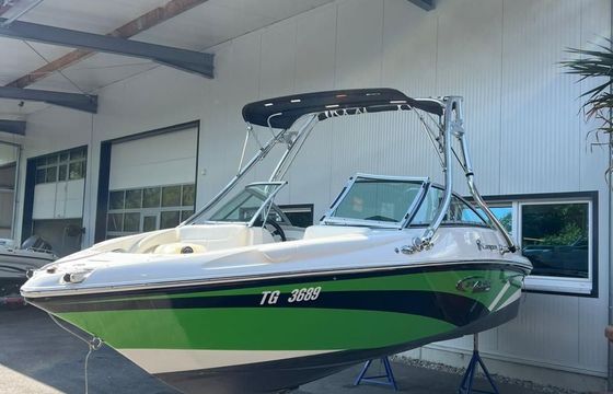 Champion Boats Chase 600 Bowrider
