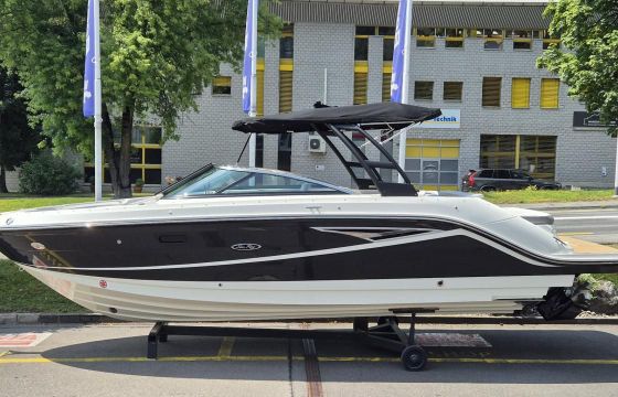 Sea Ray SLX 250 Europe
