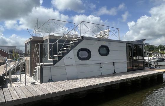 Campi 400, Uitgeest Ligplaats Houseboats
