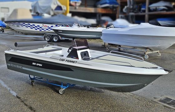 B2 Marine Cap Ferret 135 Open