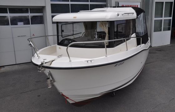 Quicksilver 675 Pilothouse