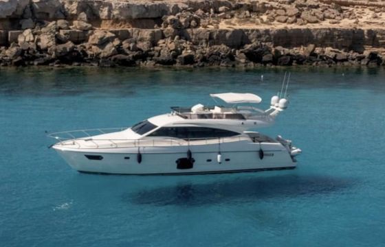 Ferretti 592