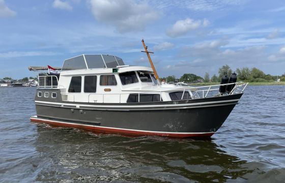 Crown Cruiser 1050