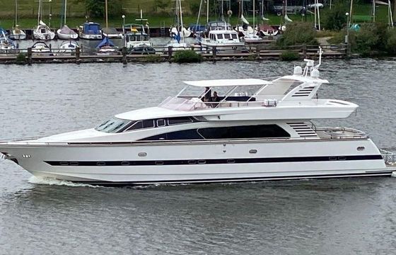 Elegance Yachts 82S