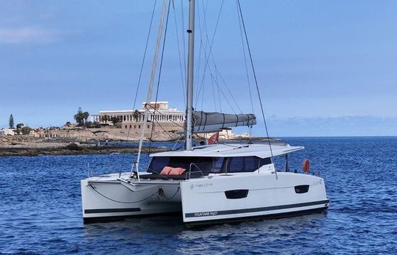 Fountaine Pajot Lucia 40