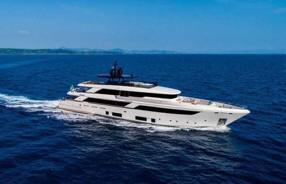 Ferretti Custom Line Navetta 42