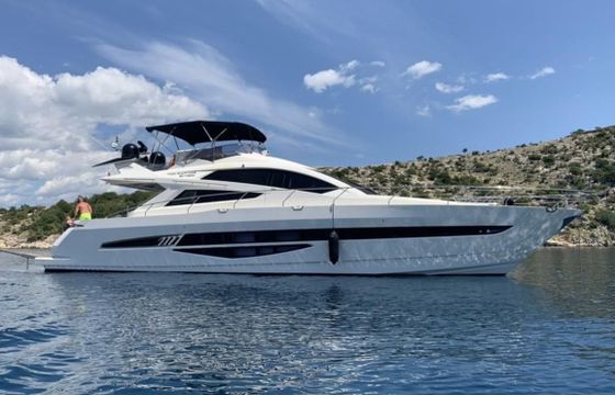 Galeon 700 Skydeck