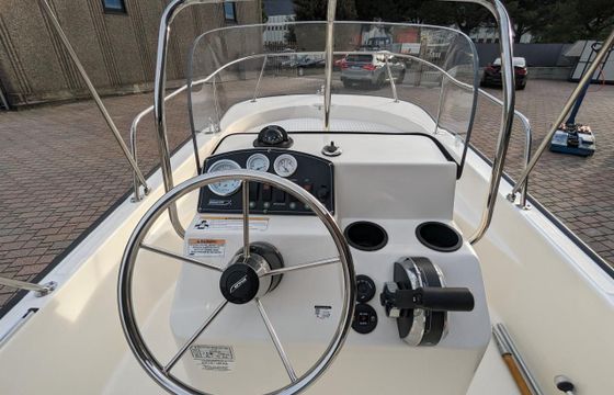 Boston Whaler Montauk 170