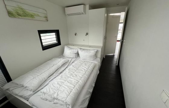 Floating Home 44