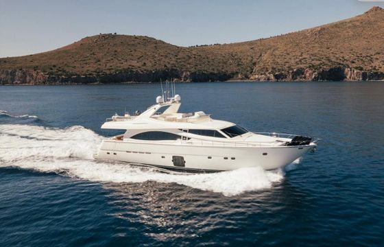 Ferretti 830