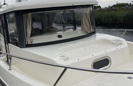 Quicksilver 905 pilothouse (twin 225)