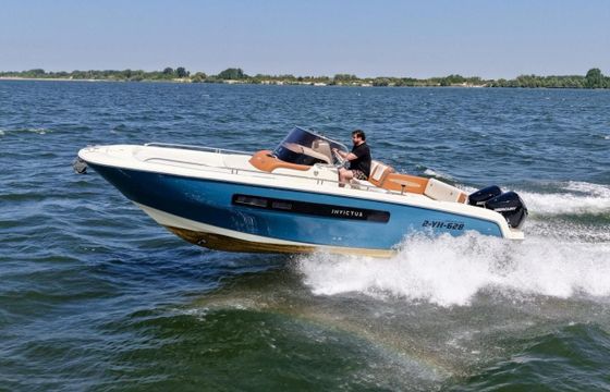 Invictus 270 CX