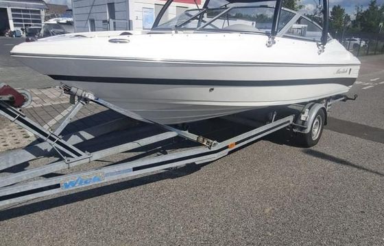 Mariah SX18 MIT WAKEBOARDTOWER, TRAILER